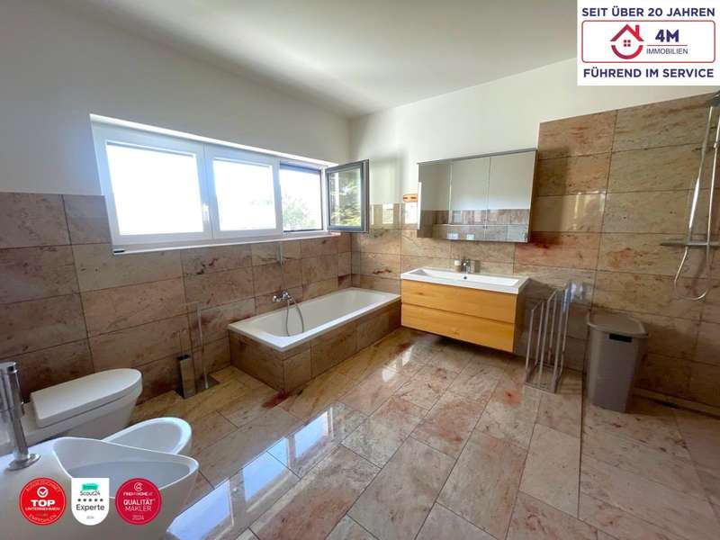 Badezimmer/ WC - Bild 9 von 24 Doppelhaushälfte in 2201 - 9