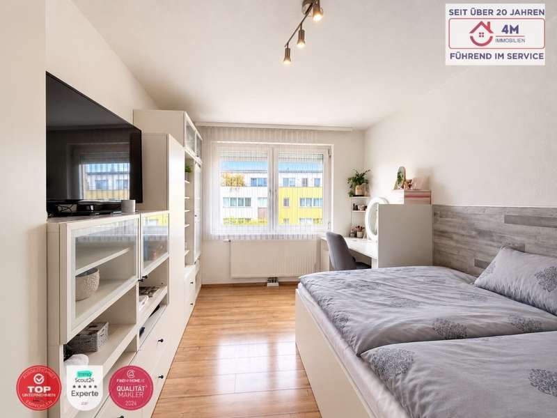 Bad mit Wanne und WC - Bild 10 von 13 Maisonette in 1100 - 10