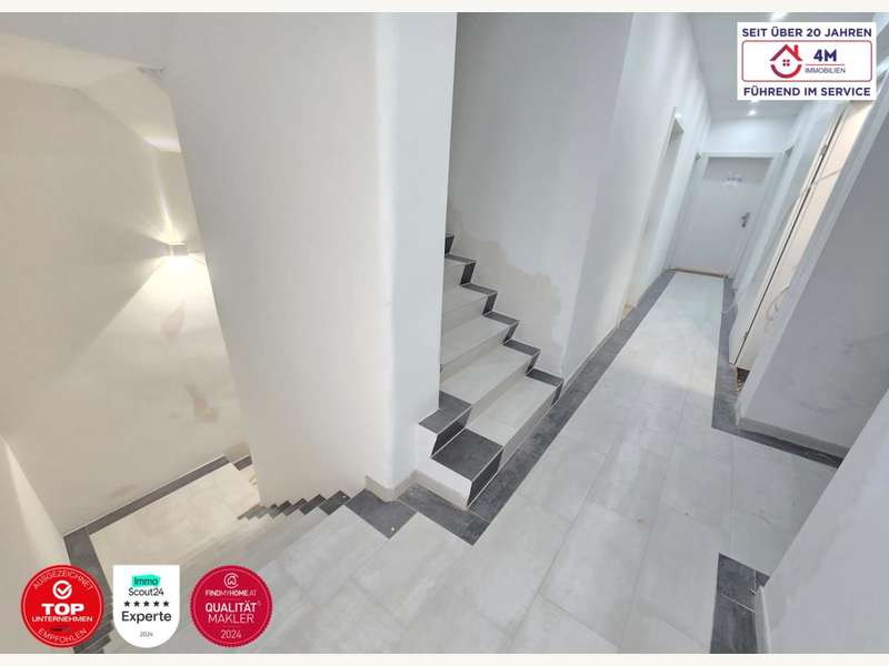 Stiegenhaus - Bild 1 von 12 Eigentumswohnung in 1170 - 1