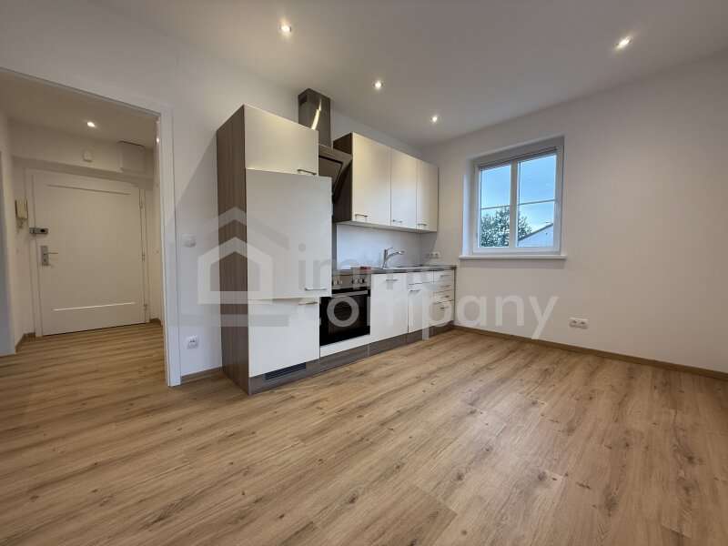 Mehrfamilienhaus in 2700  - 1