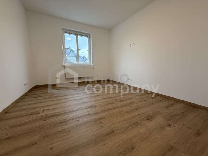 Mehrfamilienhaus in 2700  - 2