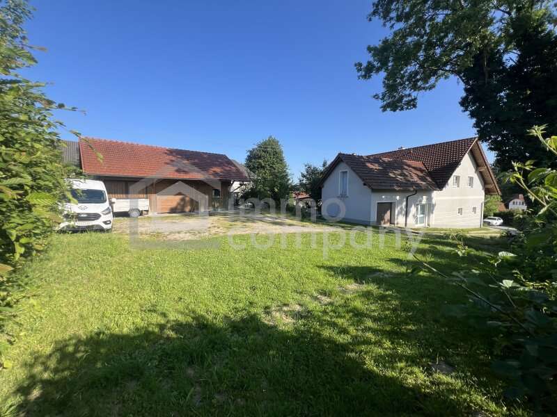 Zweifamilienhaus in 4731  - 2