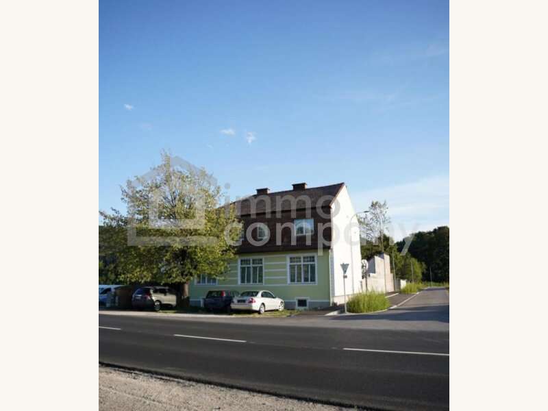 Mehrfamilienhaus in 2560  - 1