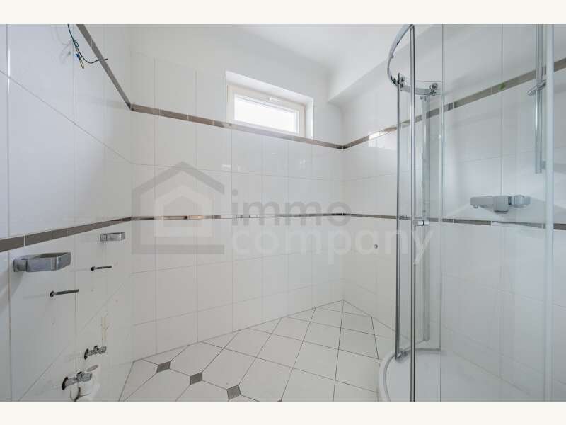 Mehrfamilienhaus in 1190  - 8