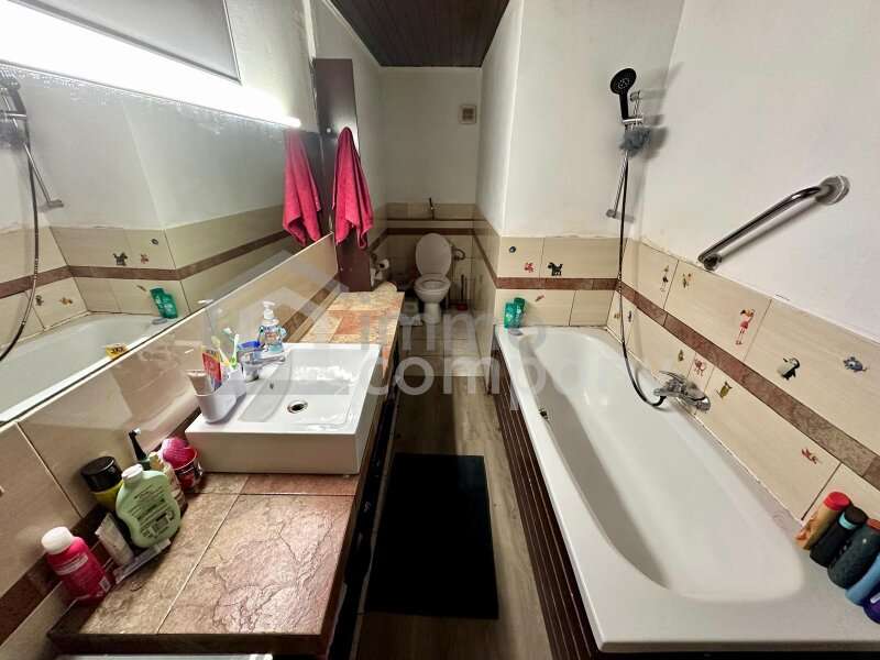 Badezimmer - Bild 9 von 12 Einfamilienhaus in 2002 - 9