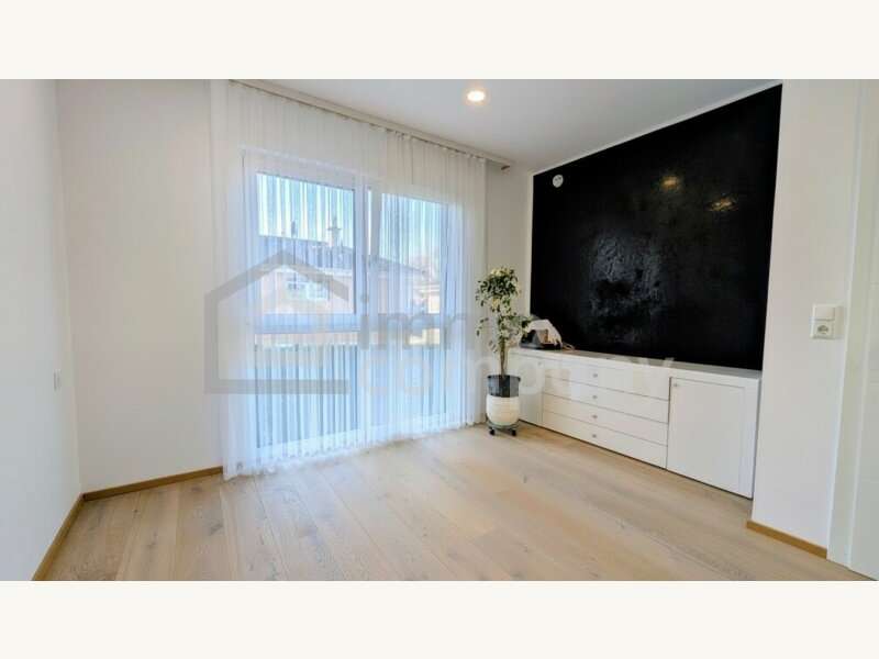 Einfamilienhaus in 6845  - 12