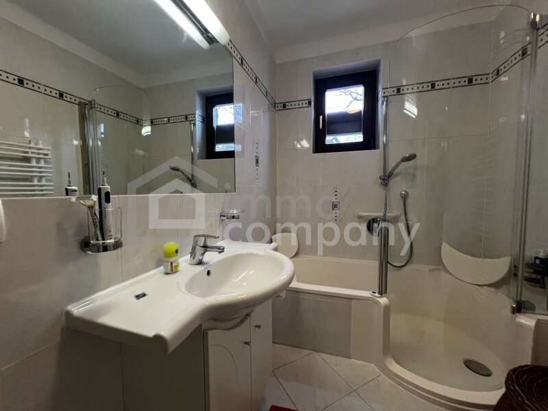 Zweifamilienhaus in 9201  - 6