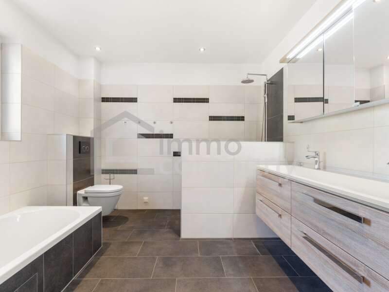 OG Badezimmer - Bild 7 von 25 Doppelhaushälfte in 2325 - 7