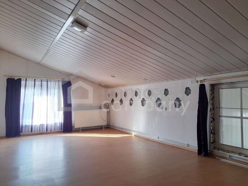 Dachzimmer - Bild 11 von 16 Haus in 7122 - 11
