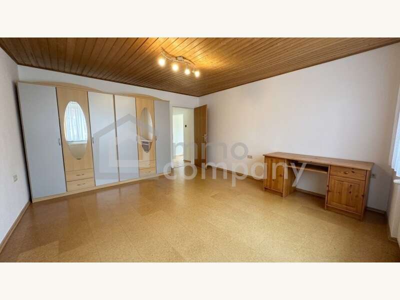 Zimmer 3 im EG (unrenoviert) - Bild 7 von 14 Mehrfamilienhaus in 2632 - 7