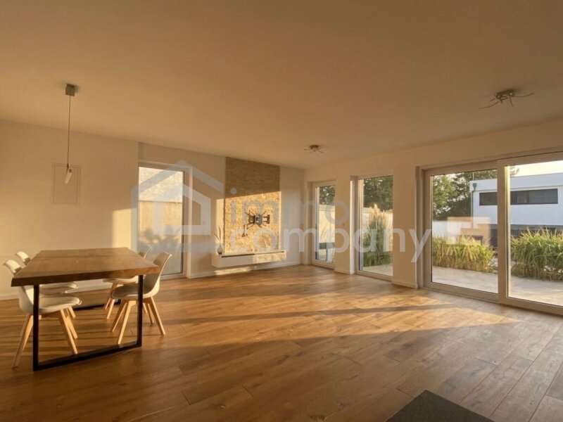 Wohnzimmer - Bild 2 von 16 Einfamilienhaus in 2241 - 2