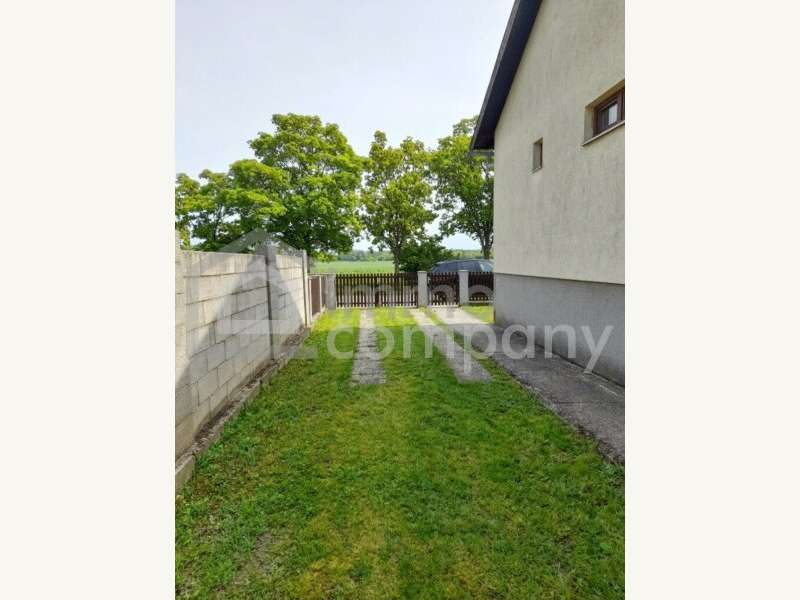 Stellplätze am Grundstück - Bild 13 von 18 Haus in 7122 - 13