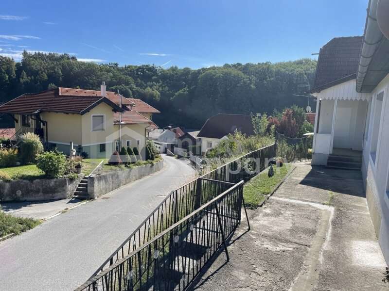 Ausblick Eingangsbereich - Bild 8 von 15 Einfamilienhaus in 7203 - 8