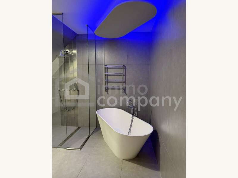 Penthouse in 1037  - 7