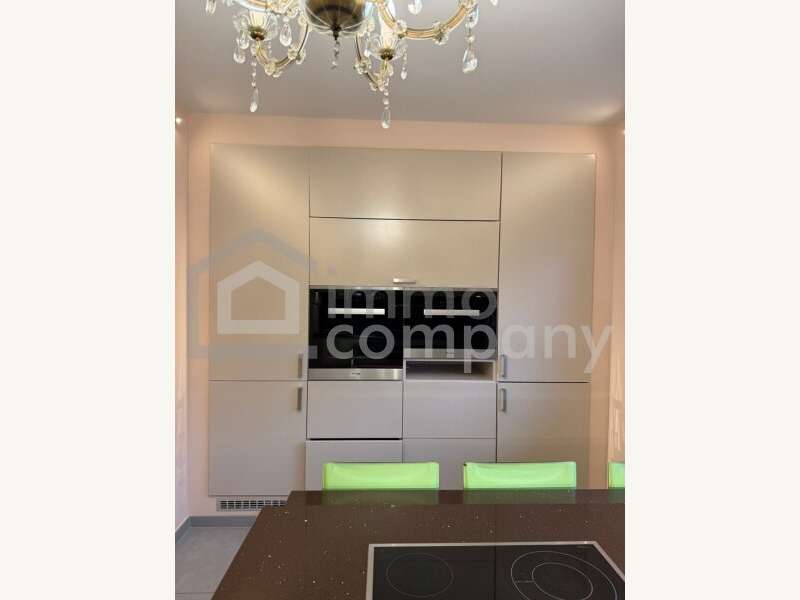 Penthouse in 1037  - 9