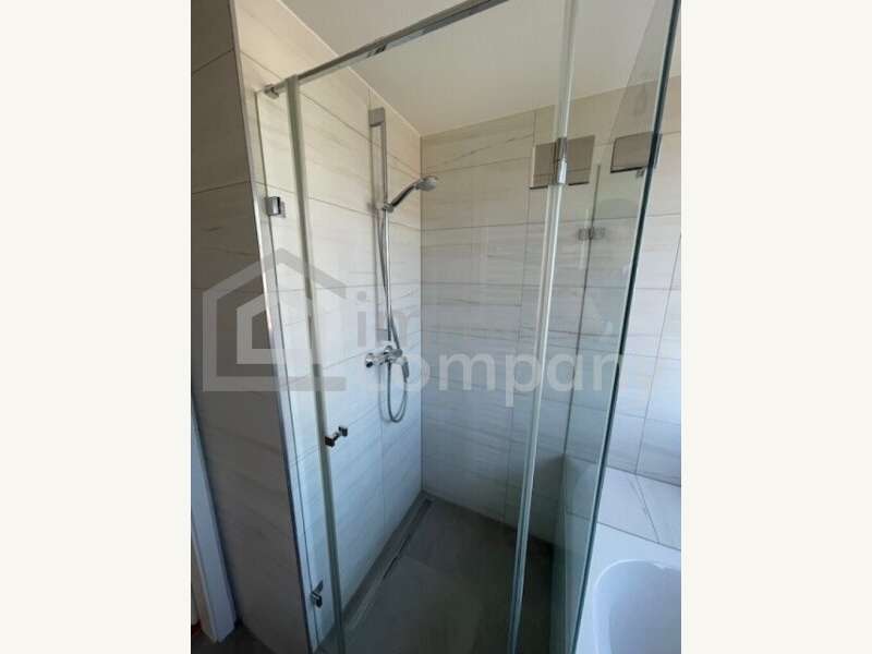 Dachgeschosswohnung in 1210  - 9