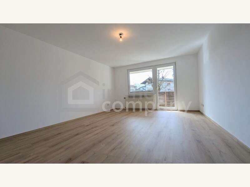 Wohnzimmer - Bild 4 von 19 Eigentumswohnung in 6600 - 4