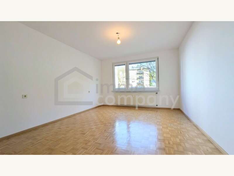 Schlafzimmer 2 - Bild 6 von 19 Eigentumswohnung in 6600 - 6