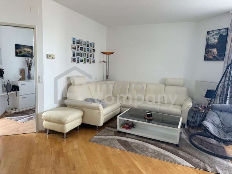 Wiener Neustadt Dachgeschosswohnung - Bild 2 von 6 Dachgeschosswohnung in 2700 - 2