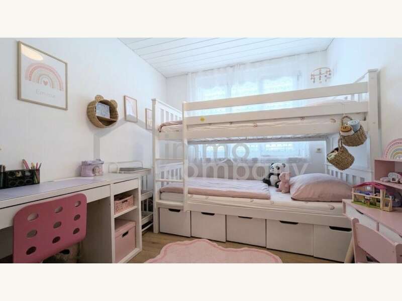 Schlafzimmer 2 - Bild 9 von 23 Dachgeschosswohnung in 6773 - 9