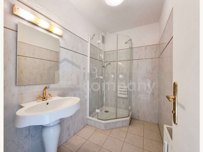 Badezimmer - Bild 6 von 7 Eigentumswohnung in 2500 - 6