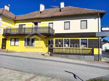 Mehrfamilienhaus in Hochneukirchen