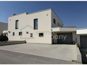 Doppelhaushälfte in Steinhaus