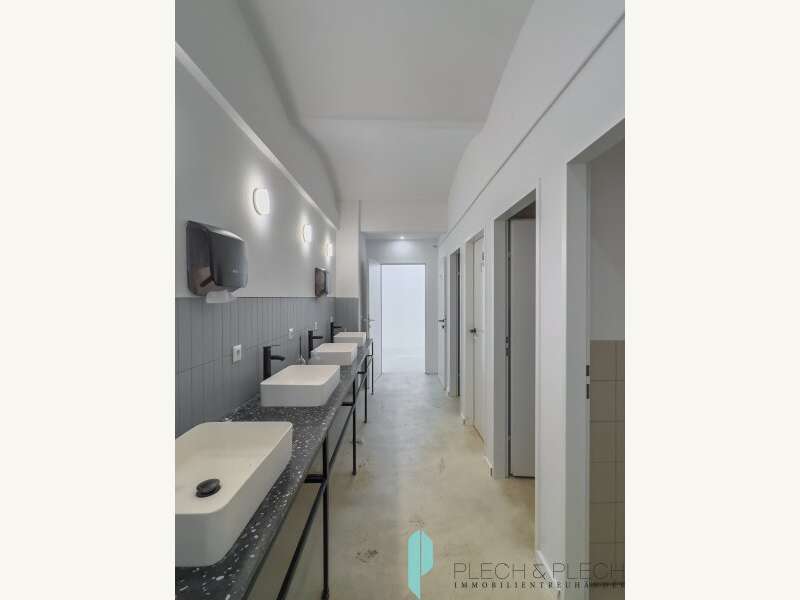 Halle in 1030  - 6