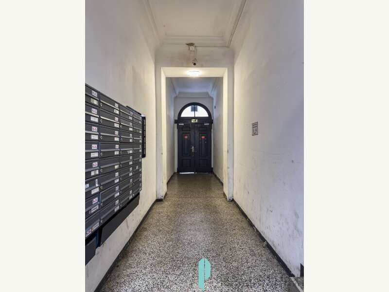 Dachgeschosswohnung in 1100  - 13