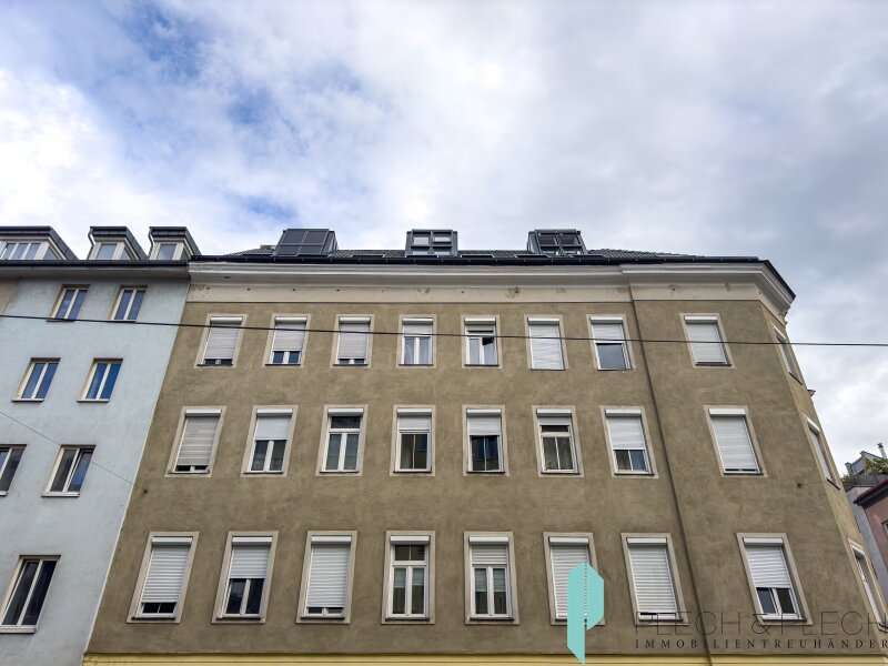 Dachgeschosswohnung in 1100  - 15