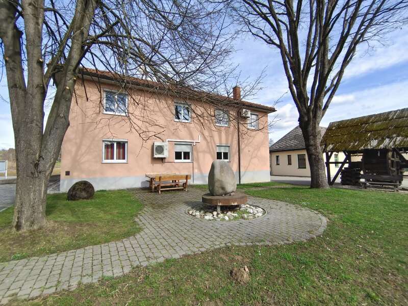 Mehrfamilienhaus in 8552  - 3
