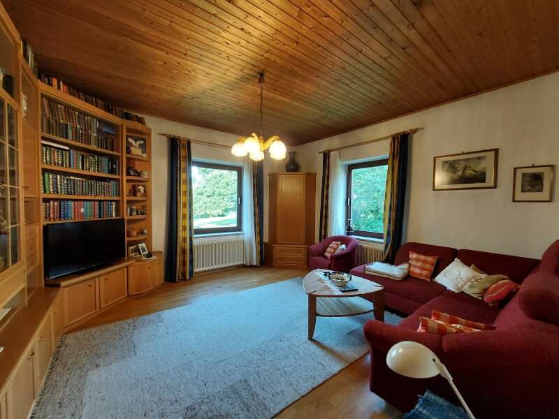 Einfamilienhaus in 8111  - 9