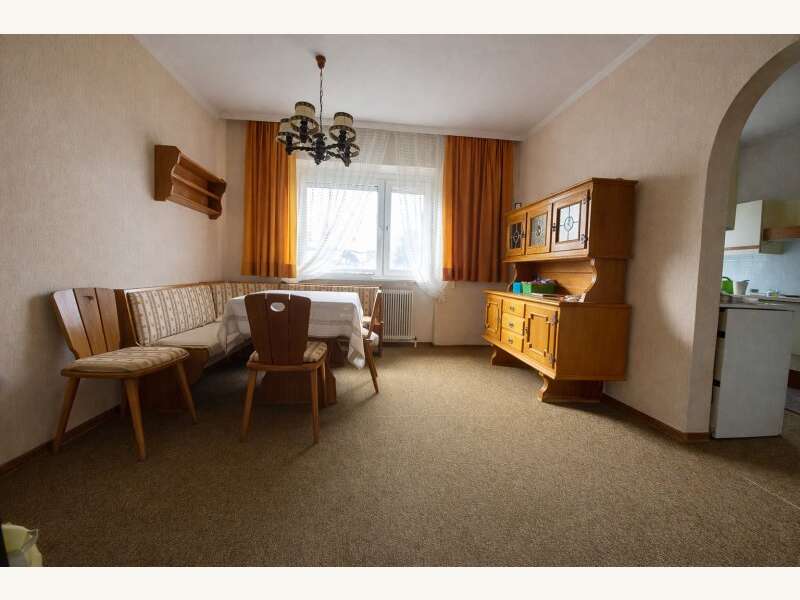 Mehrfamilienhaus in 2404  - 5