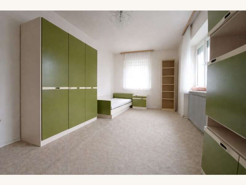 Mehrfamilienhaus in 2404  - 7