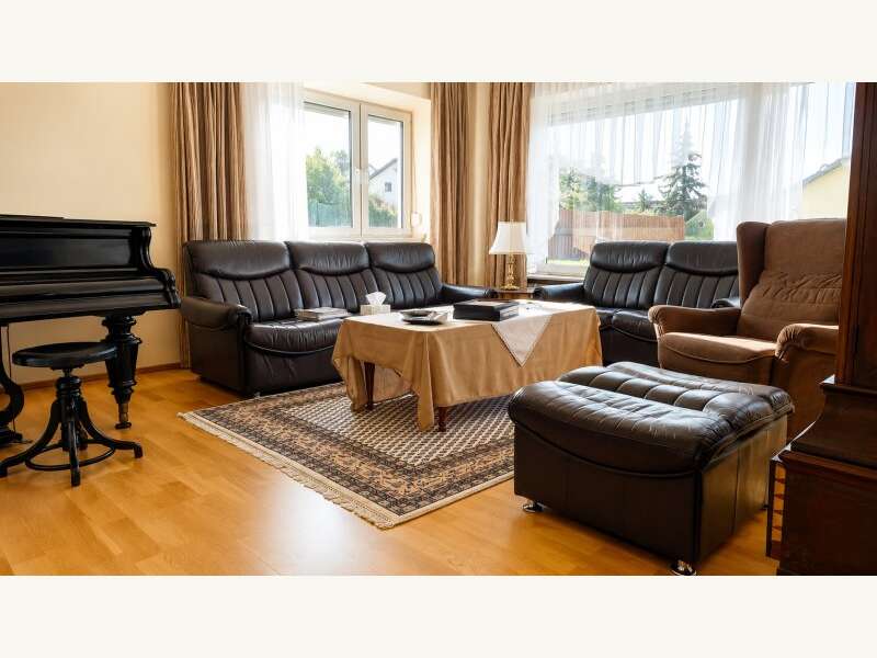 Wohnzimmer EG - Bild 3 von 15 Mehrfamilienhaus in 2404 - 3