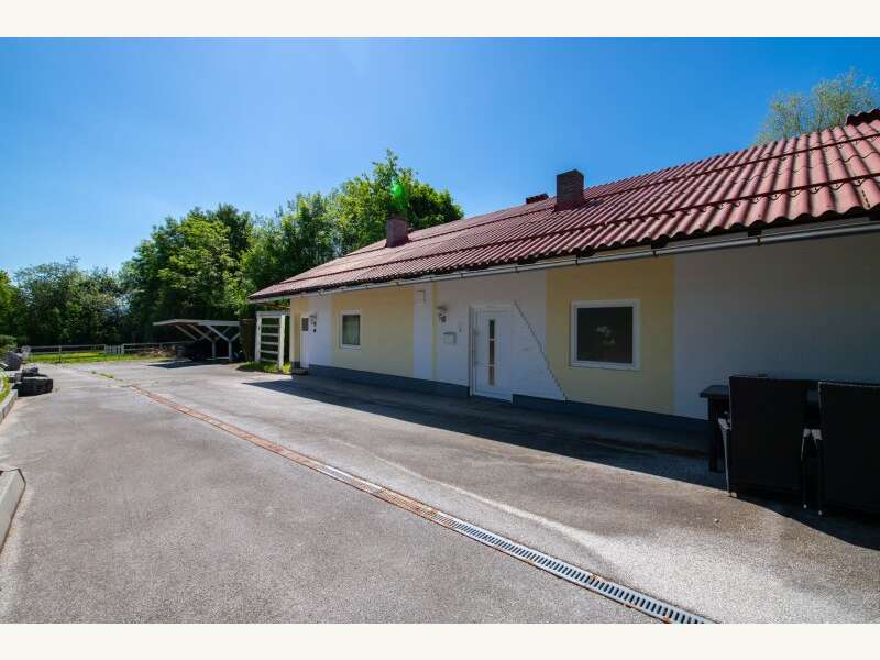 Haus in 9535  - 7
