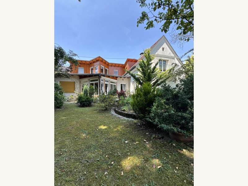 Haus in 9170  - 2